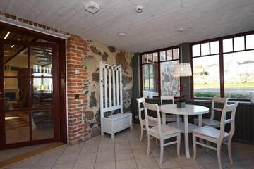 Фото номера Дом с 5 спальнями Кемпинги Riverside Villa г. Luunja 12
